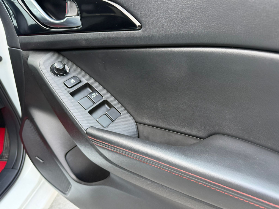 2016 Mazda Mazda3 2.2 D 150PS PLATINUM BL I 4 4DR €8,999