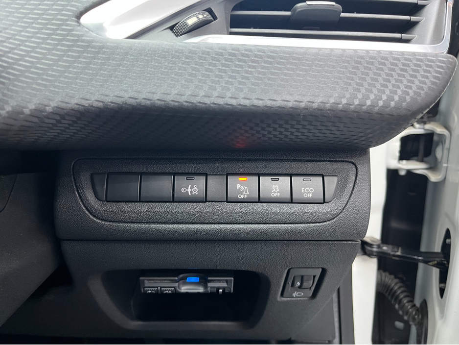 2017 Peugeot 2008 €12950! 2017 PEUGEOT 2008 1.2 AUTOMATIC €12,950