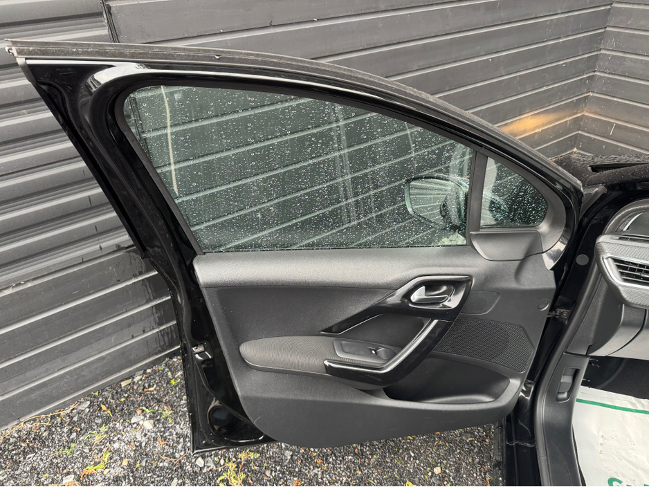 2016 Peugeot 208 1.2 ACTIVE AUTO 5DR €9,995