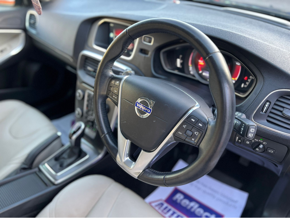 2016 Volvo V40 == AUTO//FULL LEATHER//LOW KMS//LIKE NEW== €14,950