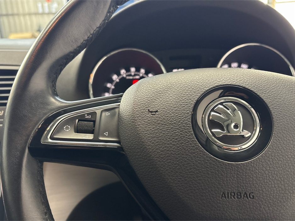 2016 Skoda Yeti OUTDOOR 2.0 TDI**TOUCHSCREEN BLUETOOTH MEDIA**MULTIFUNCTIONAL STEERING WHEEL**HEATED LEATHER SEATS**CRUISE CONTROL**PARKING SENSORS**AIR CONDTIONING**ELECTRIC WINDOWS **ISOFIX**FINANCE AVAILABLE** €11,995