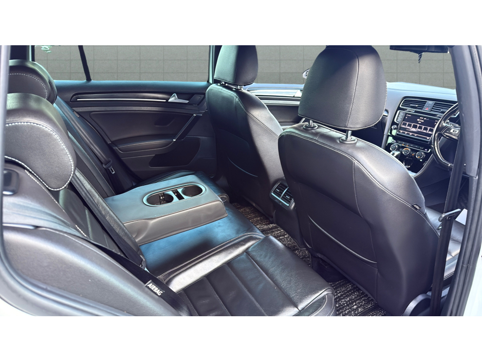 2015 Volkswagen Golf GOLF R 300BHP / AUTO / DSG / 4MOTION / LEATHER / 12MONTH WARRANTY / 90,000 €24,900