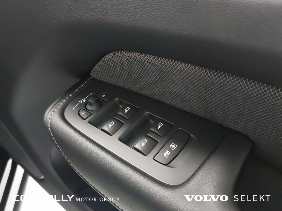 2025 Volvo XC60 Plus Black Ed T6 PHEV €577pm €65,495