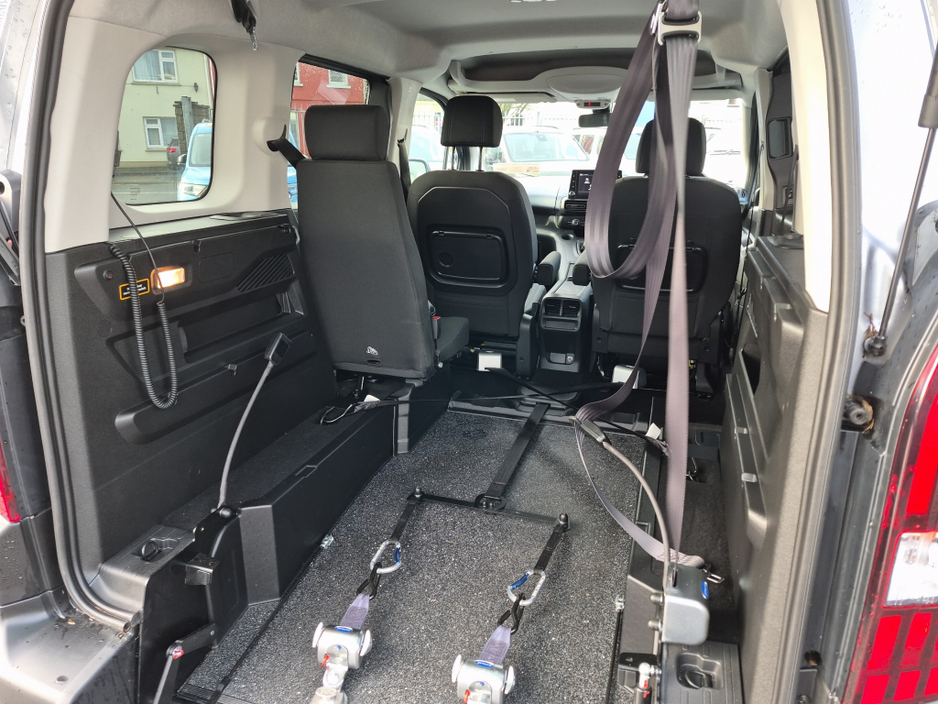 2024 Peugeot Rifter Allure Lowered Floor Wheelchair Access €24,995