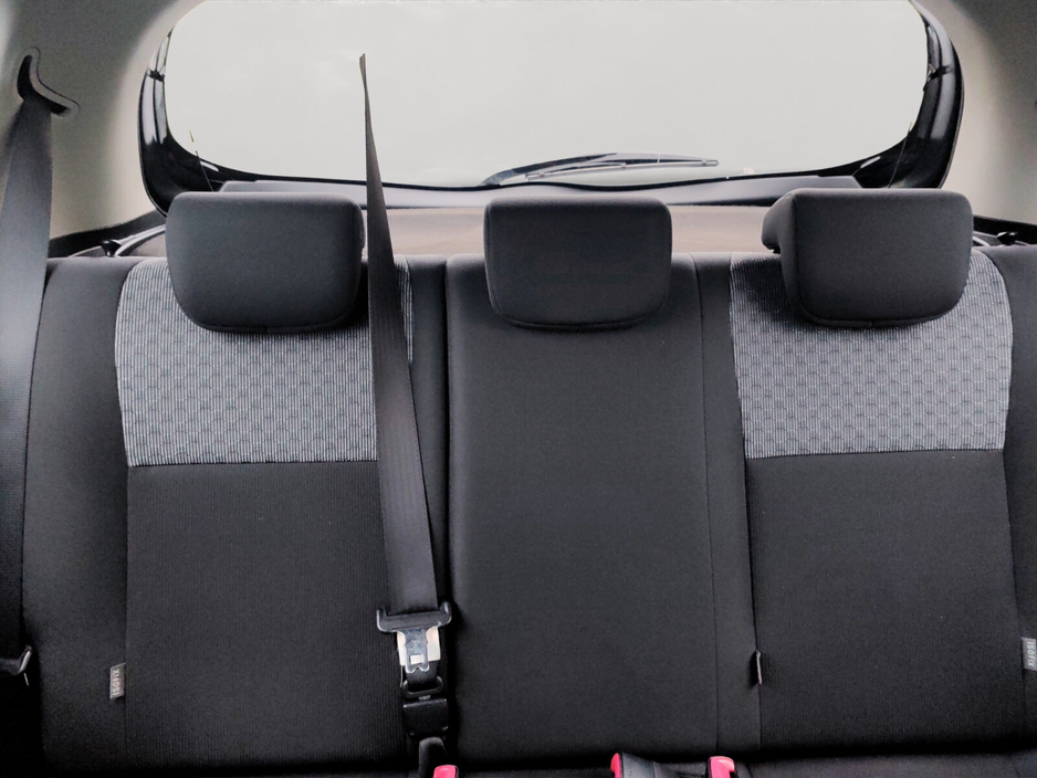 2015 Toyota Yaris 1.0 VVT-i 3Dr Luna €10,950