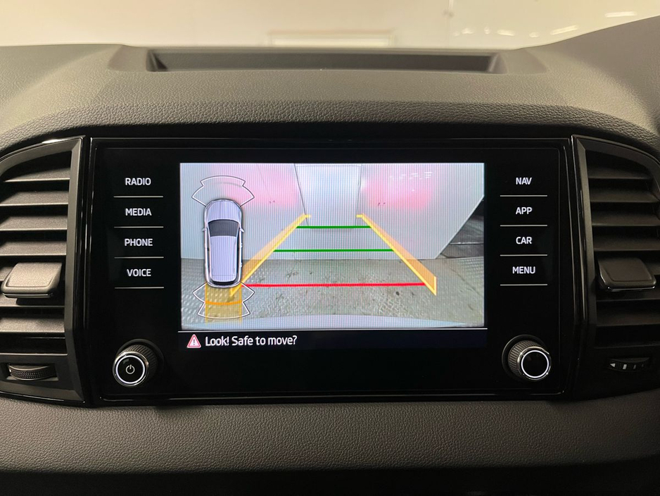 2025 Skoda Karoq Selection 2.0TDI 115BHP - Reversing Camera - Climate Control - Cruise Control - Auto Lights/Wipers - Apple CarPlay/Android Auto €36,950