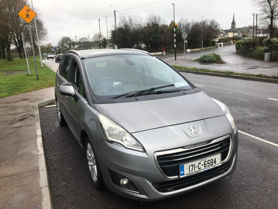 2017 Peugeot 5008 FAMILY 1.6 BLUE HDI 120 L LEATHER €7,950