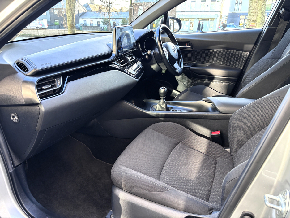 2017 Toyota C-HR 1.2T LUNA 4DR €16,950