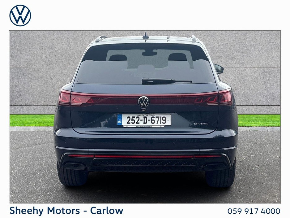 2025 Volkswagen Touareg 3.0TSI R PHEV 462HP €94,950