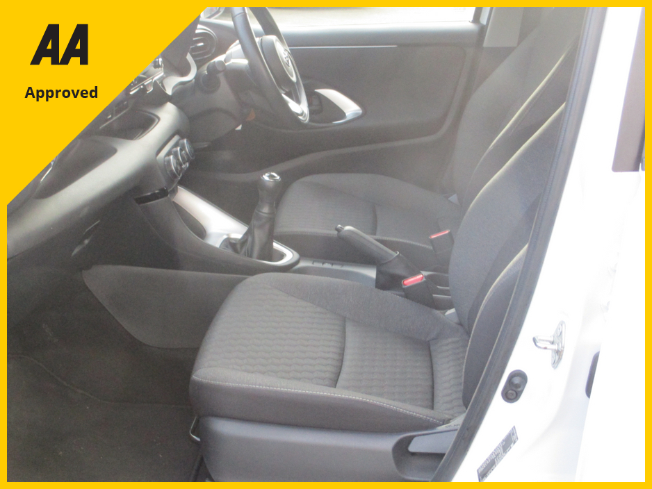 2022 Toyota Yaris 1.0 LUNA ONLY 23000 KMS, ALLOYS, BLUETOOTH, REVERSE CAMERA AND MORE,  FULLY SERVICED WITH 12 MONTHS WARRANTY AND 12 MONTHS AA COVER !! €20,500