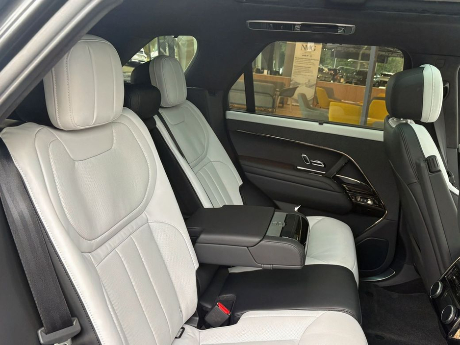 2025 Land Rover Range Rover Sport AUTOBIOGRAPHY €139,888