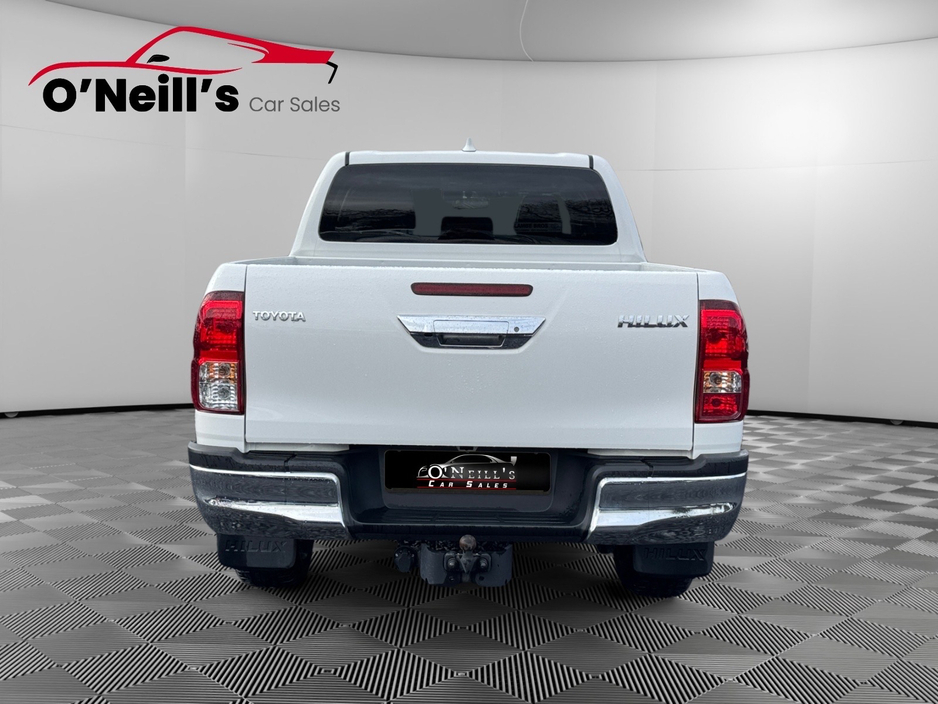 2023 Toyota Hilux *NO VAT* 2.8 SR5 DOUBLE CAB 4DR #300 €45,999