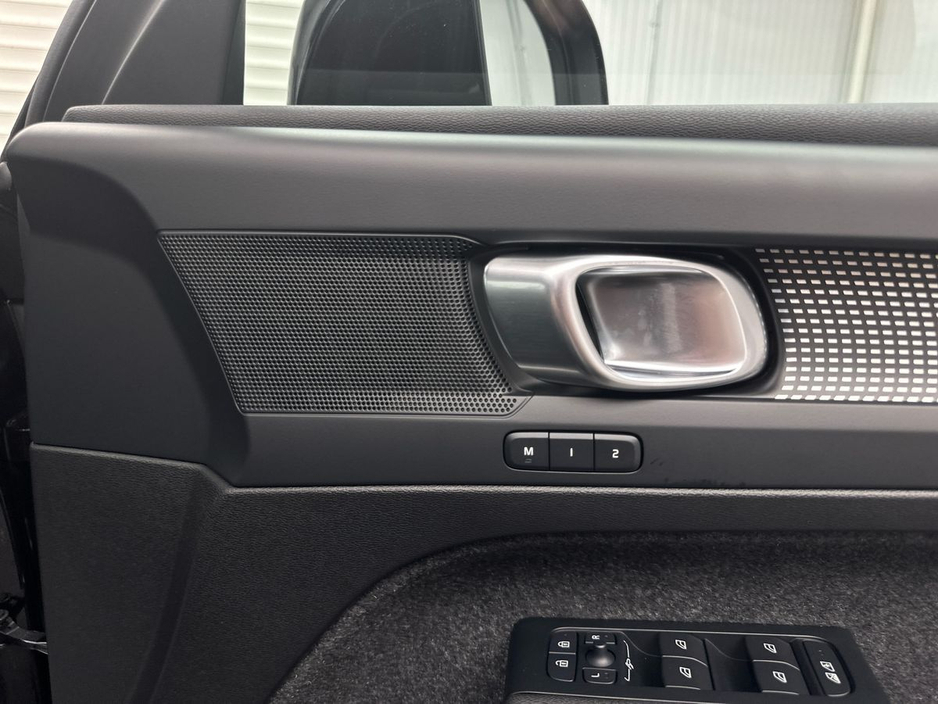 2026 Volvo EX40 PLUS BEV *466KMS RANGE* €110 P/W ON PCP €48,990