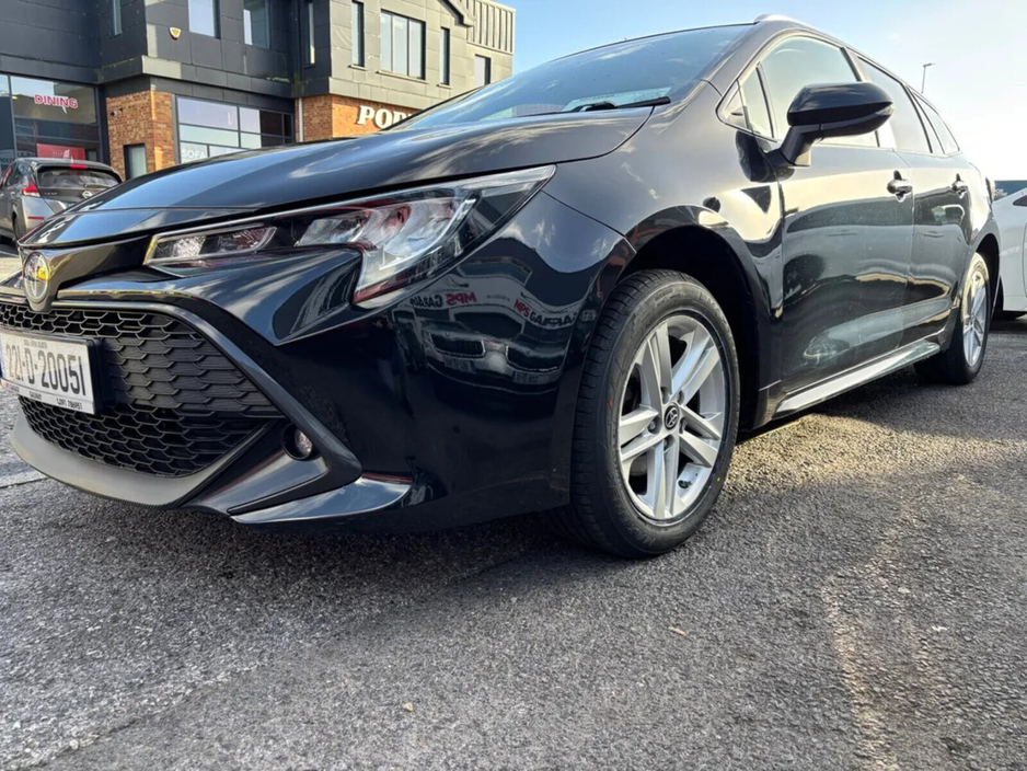 2022 Toyota Corolla 1.8 Hybrid Luna Saloon €20,500