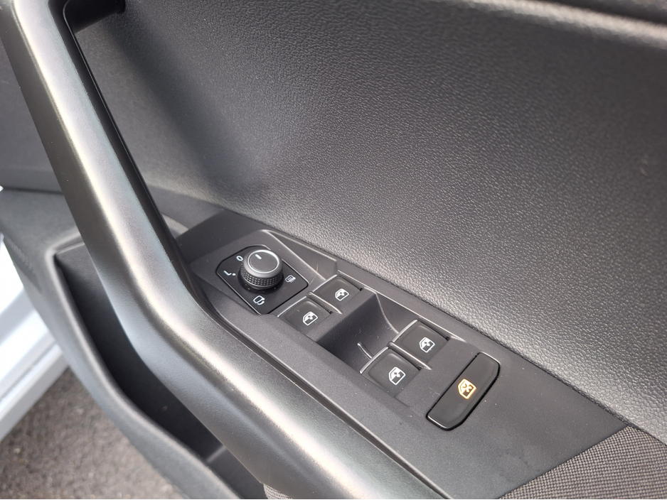 2022 Volkswagen Taigo R-LINE 1.0 TSI 110HP *Top Spec/Heated Seats/Automatic/Reverse Camera*