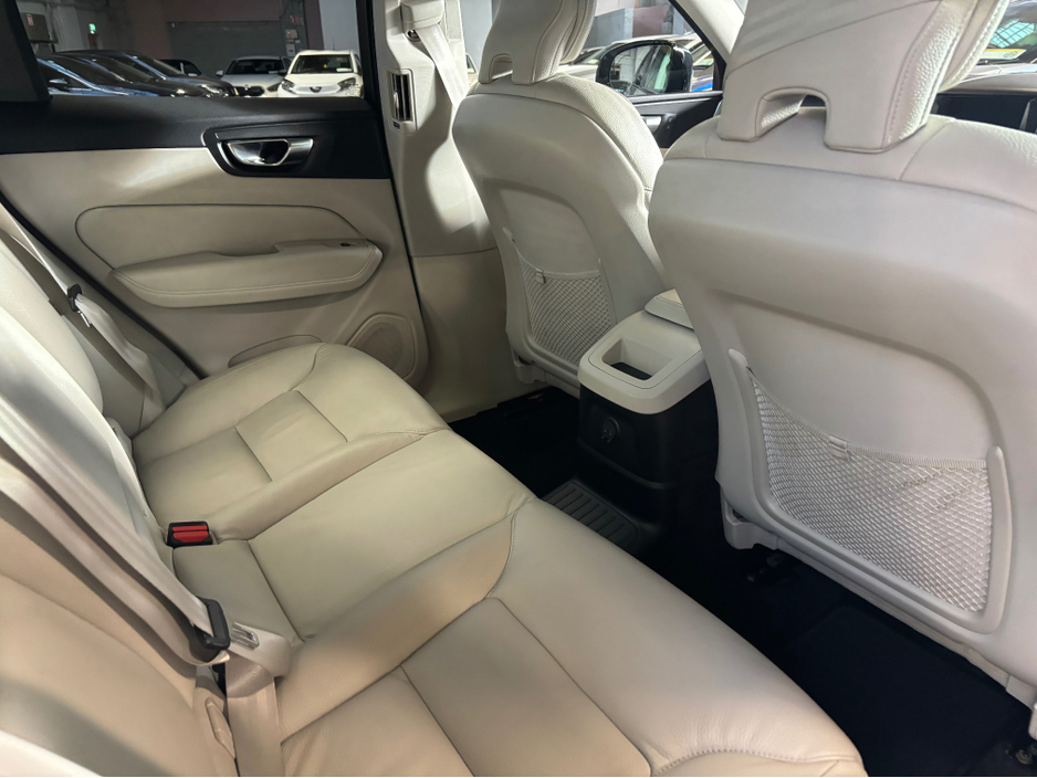 2023 Volvo XC60 T6 PHEV PLUS DARK AWD 5DR AUTO €39,750