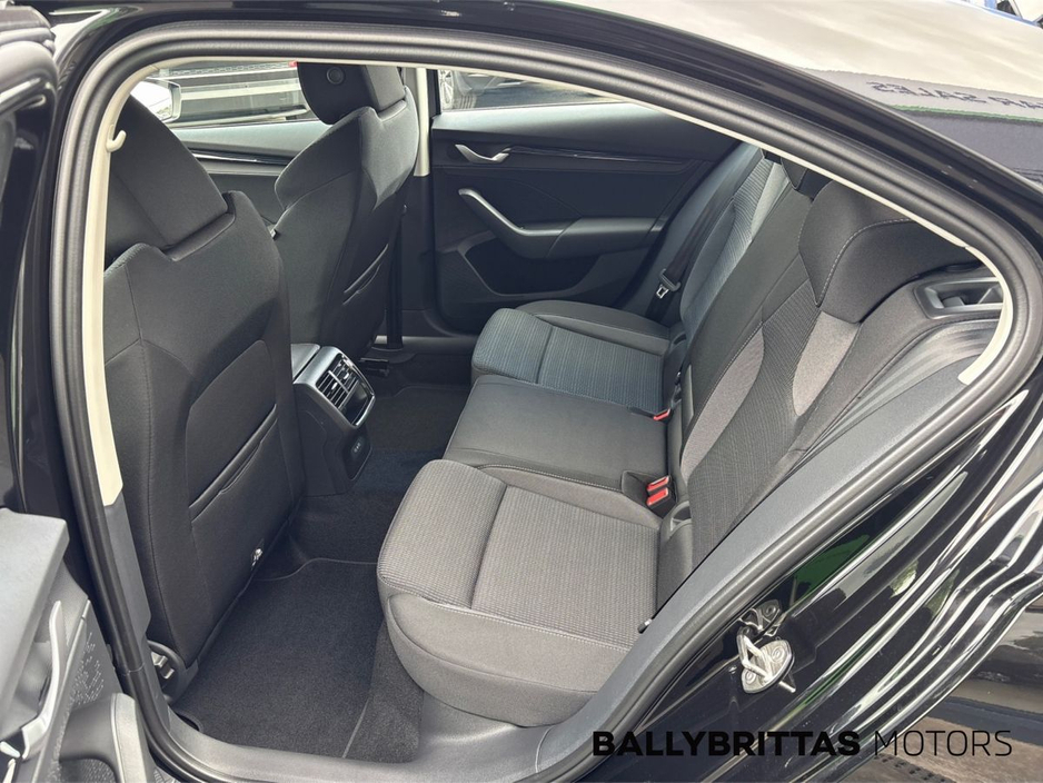 2025 Skoda Octavia Selection 2.0TDI 115HP €32,850