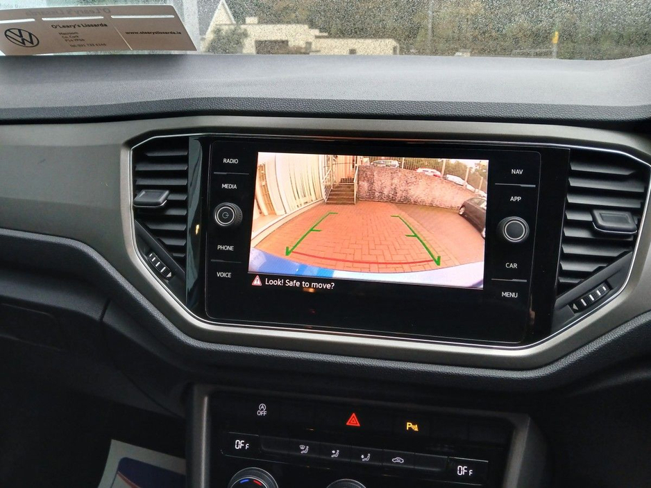 2021 Volkswagen T-Roc 1.0 TSI 110bhp Design, Ravenna Blue with Black Roof, Rear Camera. €23,900