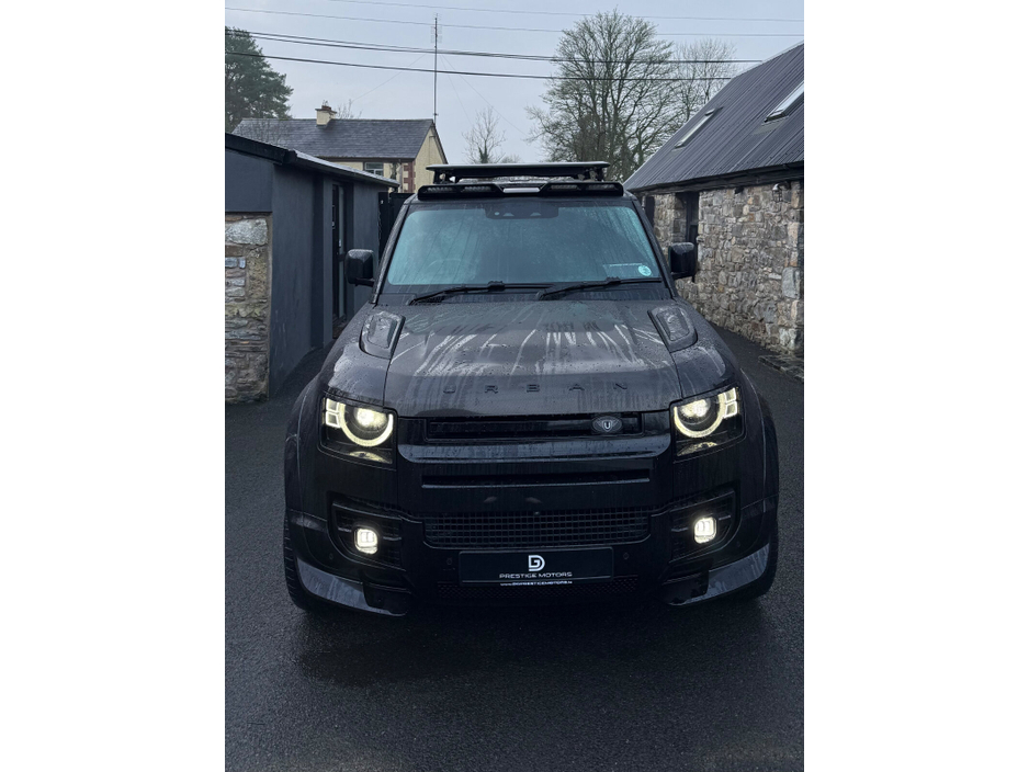 2021 Land Rover Defender  €63,995