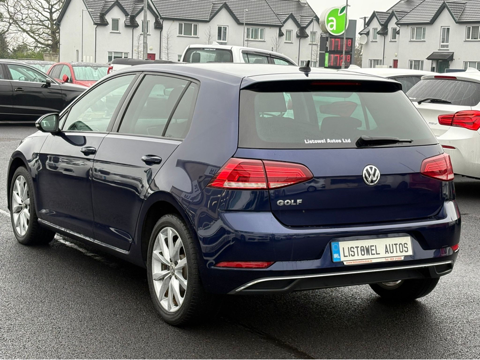 2018 Volkswagen Golf COMFORTLINE 1.2 AUTOMATIC * REAR VIEW CAMERA, AUTO LIGHTS, ADAPTIVE CRUISE CONTROL, POWERED FOLDING HEATED MIRRORS, LUMBAR SUPPORT, 2 KEYS, TOUCH SCREEN RADIO, MULTIFUNCTION STEERING WHEEL* €18,950