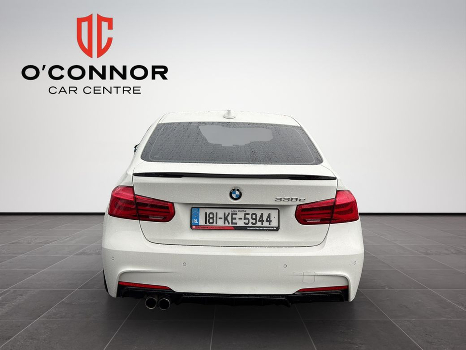 2018 BMW 3 Series “Charges at night, turns heads by day" €23,888