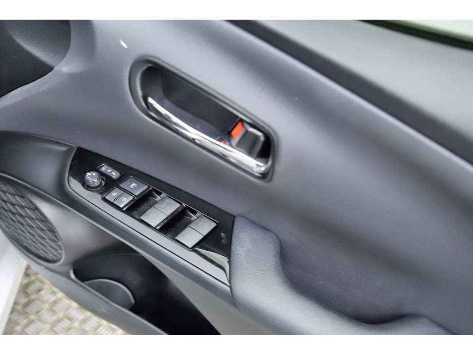 2021 Toyota Prius 1.8 HYBRID *CARPLAY*ANDROID AUTO*REVERSE CAM* €22,890