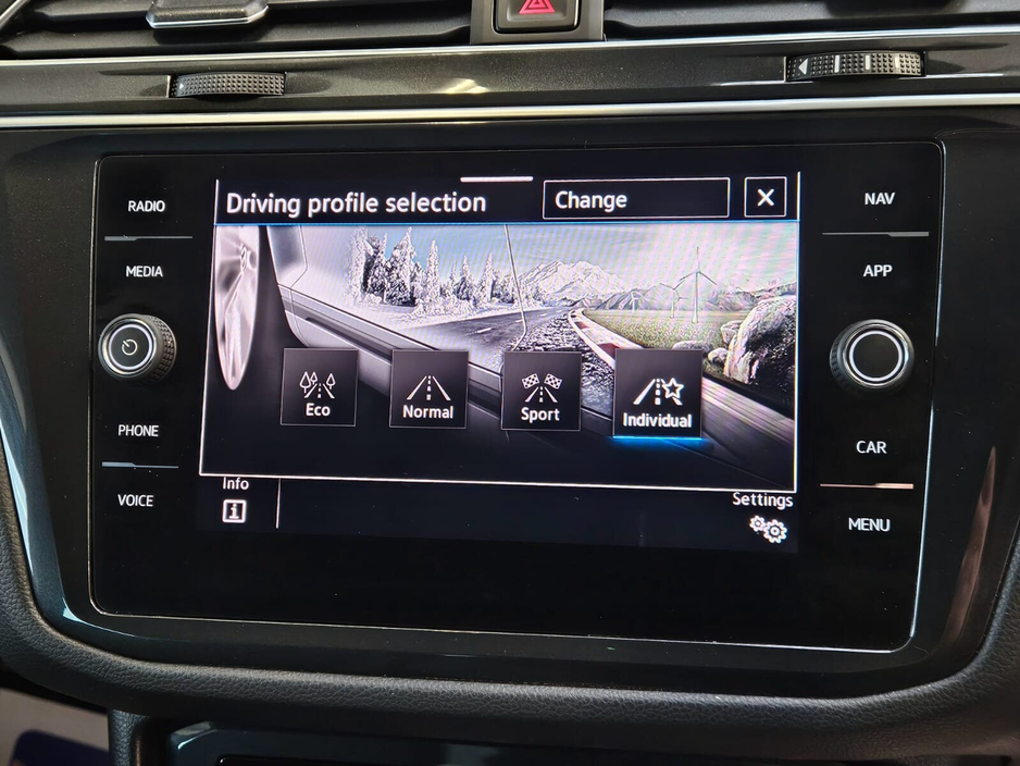 2021 Volkswagen Tiguan 2.0 TDI 150HP R-Line DSG €33,950