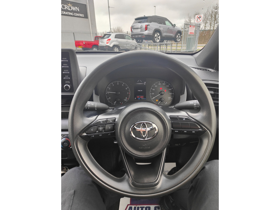 2020 Toyota Yaris 6 MONTH WARRANTY - 70,000kms €13,905