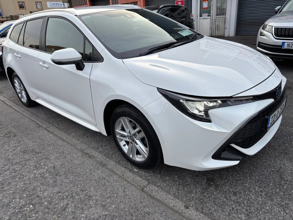 2022 Toyota Corolla 1.8 Hybrid Luna Saloon €20,750