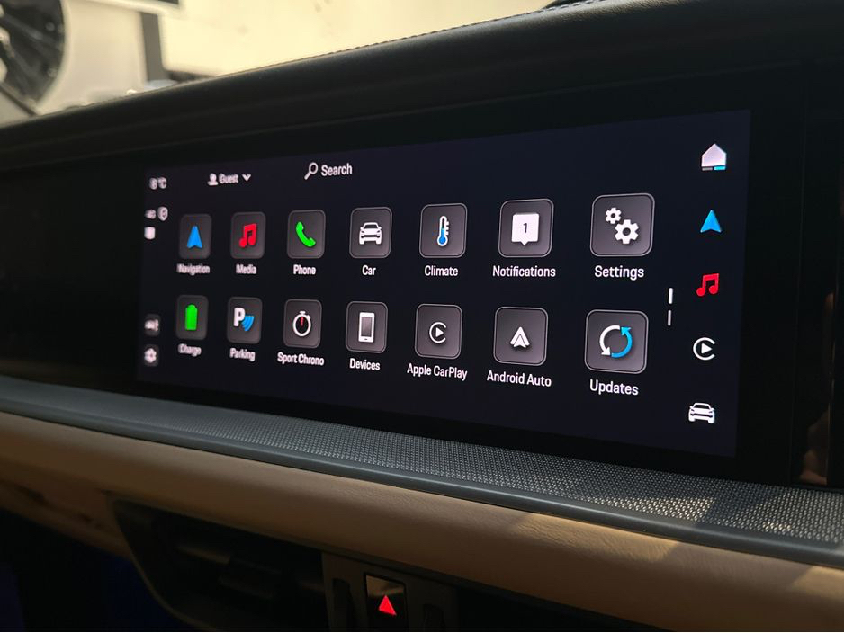 2024 Porsche Cayenne 3.0 V6 E-HYBRID MEGA  SPEC €109,950