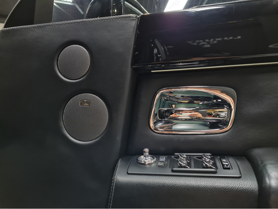 2007 Rolls-Royce Phantom 6.75 V12  MANSORY €99,950