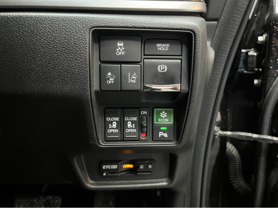 2020 Honda Odyssey €28950! 2020 HONDA ODYSSEY HYBRID ABSOLUTE EX SENSING 2.0 AUTOMATIC / CRUISE CONTROL / REVERSE CAMERA / ELECTRIC HEATED SEATS / POWER SLIDING SEATS €28,950