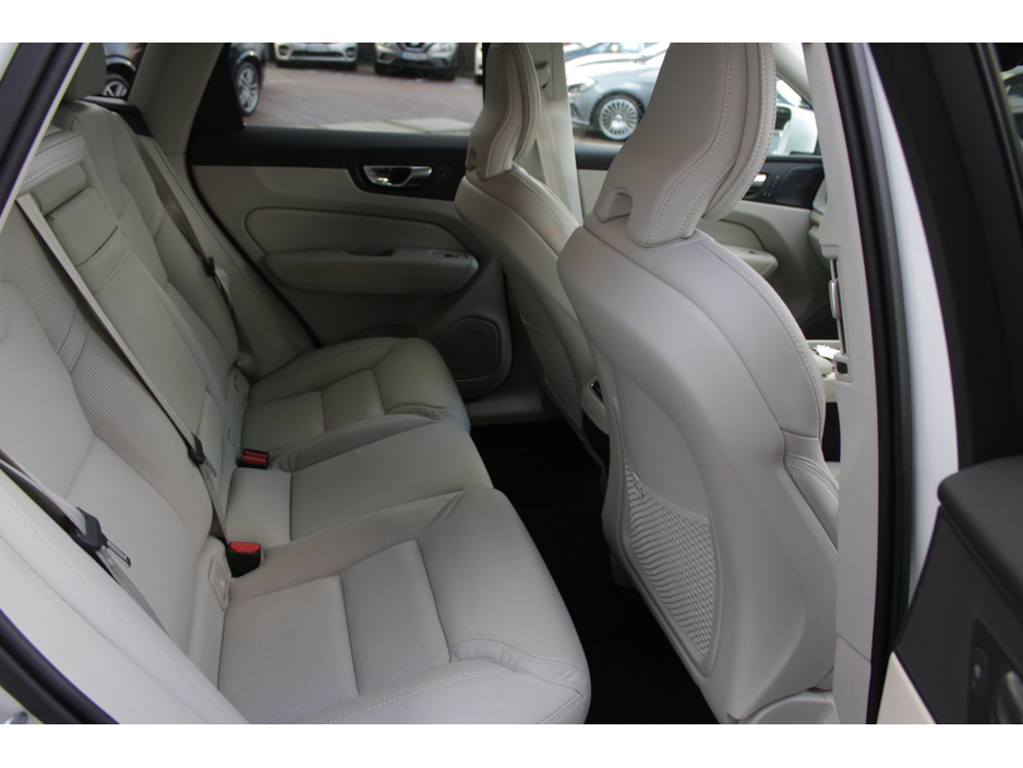 2020 Volvo XC60 2.0D4 INSCRIPTION 5DR ESTATE AUTO // 1 OWNER CAR // AS NEW CONDITION THROUGHOUT // BUY WITH CONFIDENCE AA AND SIMI APPROVED DEALER 2025 // FINANCE ARRANGED // €35,950