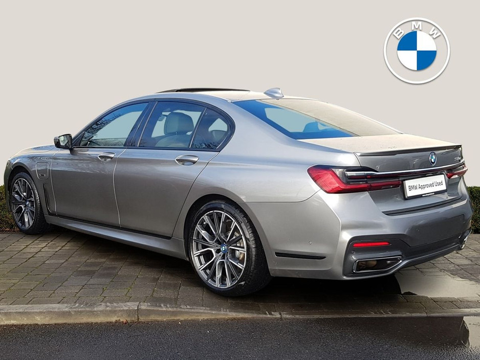 2022 BMW 7 Series 745e M Sport €63,995