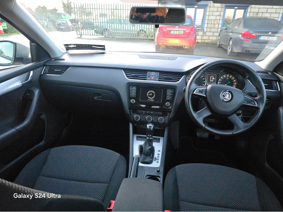 2015 Skoda Octavia AMBITION 1.6 TDI 105HP DSG 4 4DR AUTO €9,750