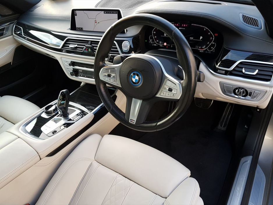 2022 BMW 7 Series 745e M Sport €63,995