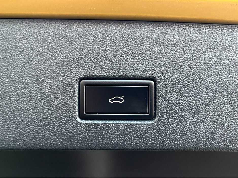 2020 Volkswagen T-Roc STYLE DESIGN AUTOMATIC 2.0 DIESEL //LOW MILES//REVERSE CAMERA//KEYLESS ENTRY//ADAPTIVE CRUISE CONTROL//BLIND SPOT WARNING// €23,950