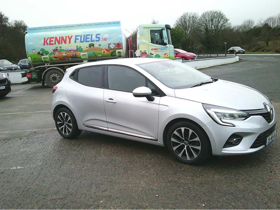 2020 Renault Clio NEW NCT 2028,  SAT./NAV., CRUISE, €180 TAX. ICONIC, LOW KMS. €12,999