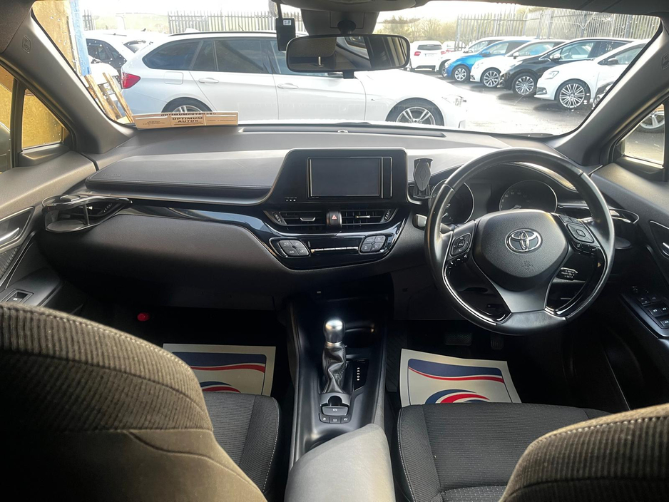 2019 Toyota C-HR Toyota C-HR 1.8 self charging hybrid €21,500