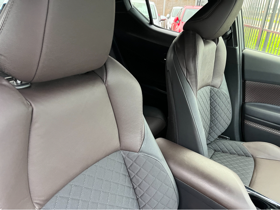 2017 Toyota C-HR 1.8 HYBRID AUTO LOW KM HIGH SPEC