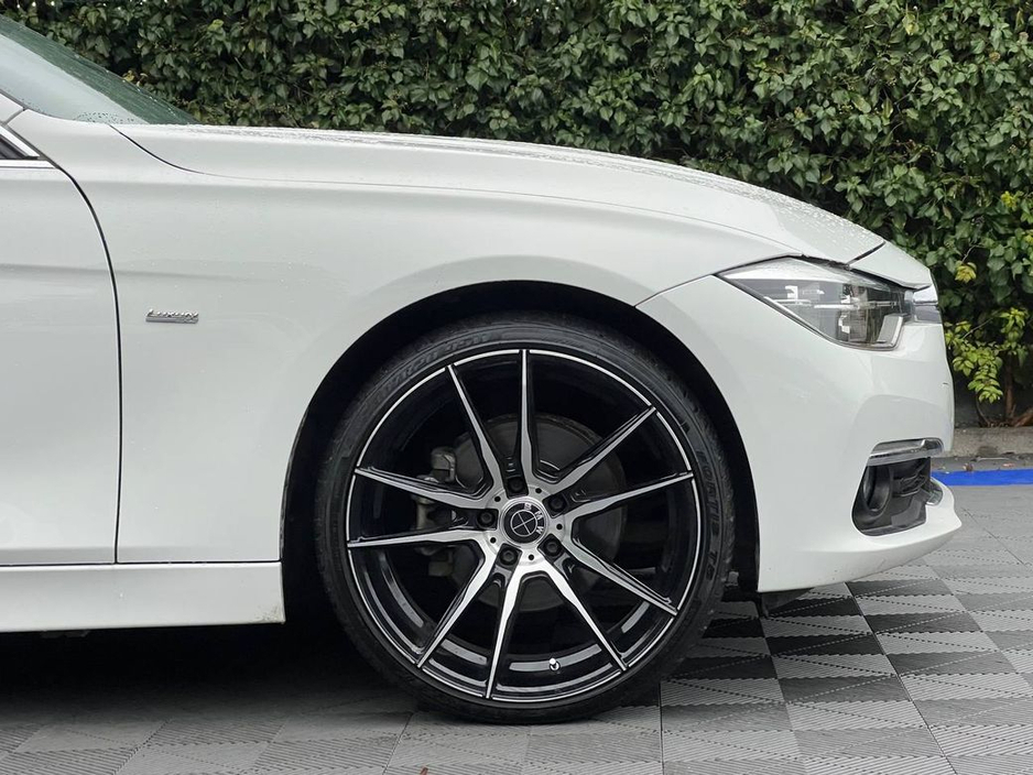 2016 BMW 3 Series 320d LUXURY-LINE // SERVICE HISTORY // LEATHER HEATED POWERED SEATS // REVERSE CAMERA €16,950