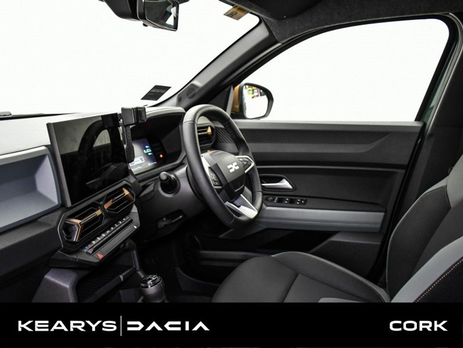 2026 Dacia Duster Extreme HEV Order Your 261 Today! €36,500