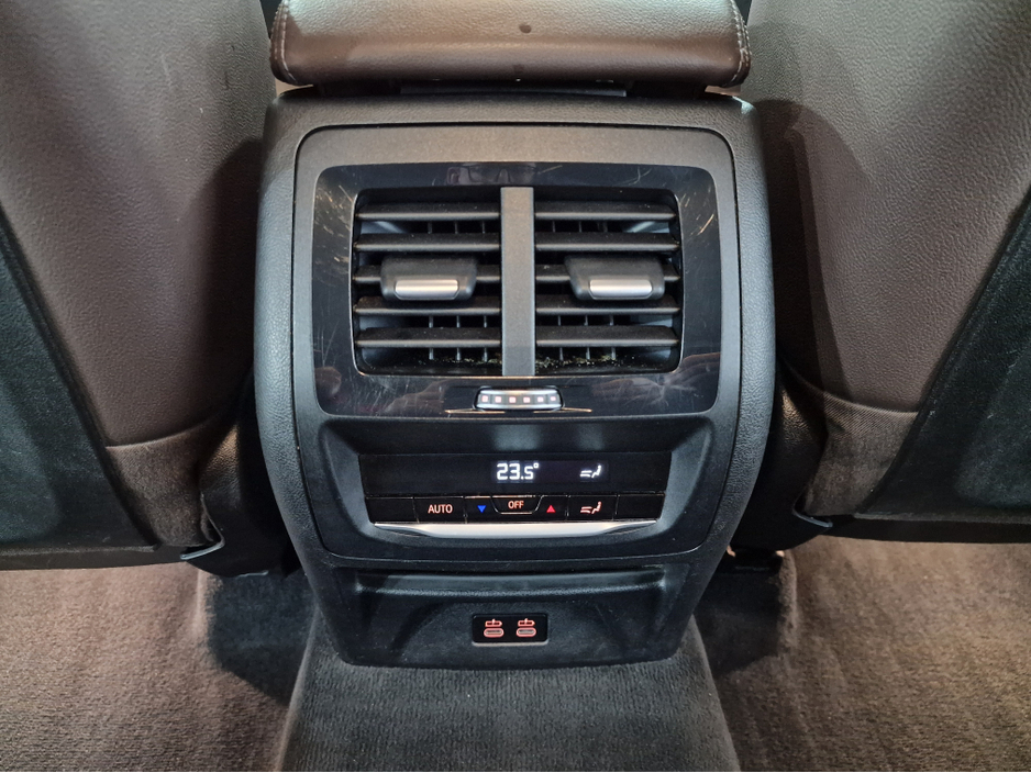 2021 BMW X3 30E X-DRIVE X-LINE AUTOMATIC **ONE OWNER / ACTIVE CRUISE CONTROL / APPLE CARPLAY / ELECTRIC TOWBAR / FULL MOCHA LEATHER / HEATED STEERING WHEEL / SAT NAV / REVERSE CAMERA / REAR TINTED GLASS** €38,450