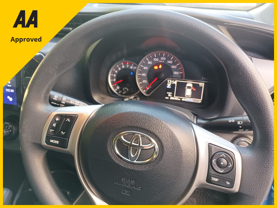 2016 Toyota Yaris 1.3 PETROL 4 CYLINDER AUTOMATIC ONLY 28,643 kms FACTORY IMMOBILISER PROXIMITY KEY MULTI FUNCTION STEERING WHEEL REVERSE CAMERA TOUCH SCREEN RADIO ANDROID AUTO APPLE CAR PLAY 2 YEARS NCT 1 YEAR ROADTAX €13,495