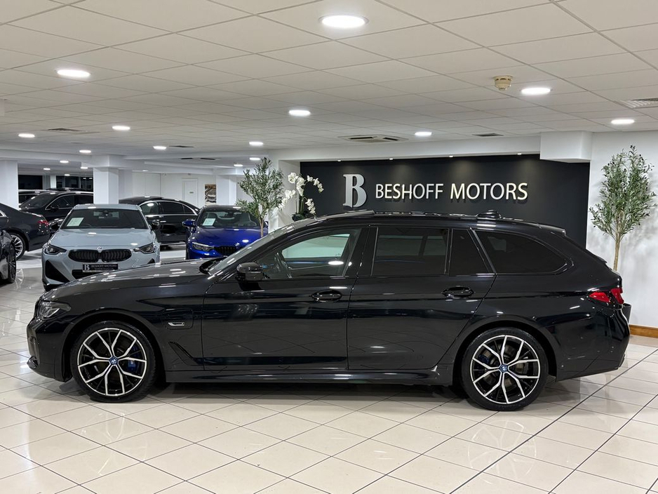 2022 BMW 5 Series 530e M-SPORT PRO TOURING=LOW MILES//HUGE SPEC=FULL SERVICE HISTORY=221 D REG=ONLY €140 ANNUAL ROAD TAX//TAILORED FINANCE PACKAGES AVAILABLE=TRADE INS €39,995