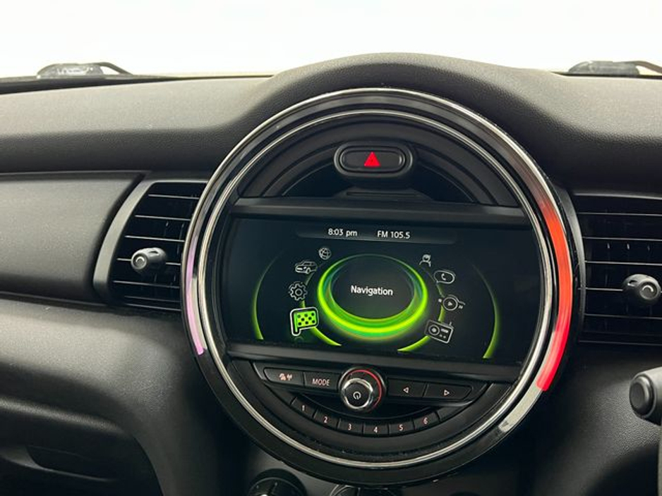 2016 MINI Cooper 1.2 Automatic, Reversing camera €13,895