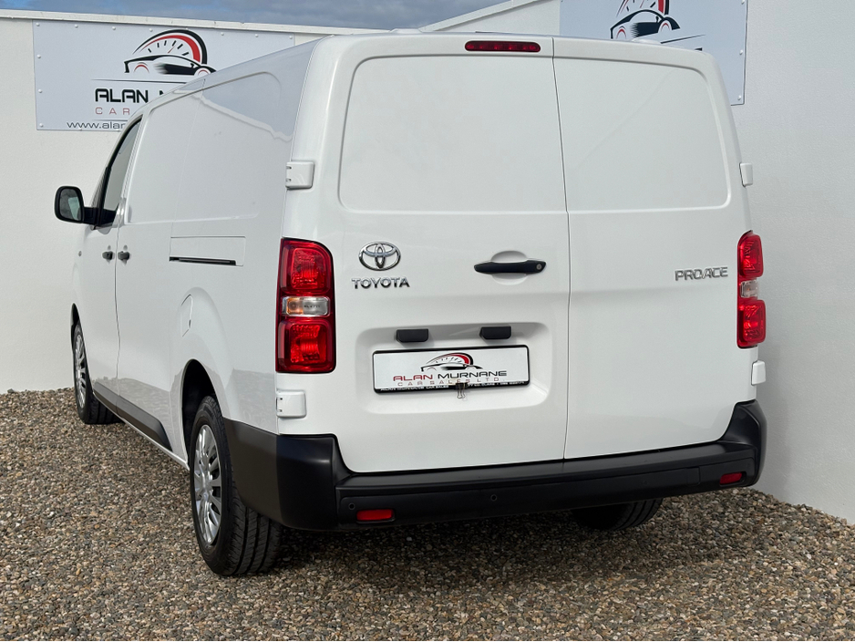 2022 Toyota Proace ICON L2 €15,500