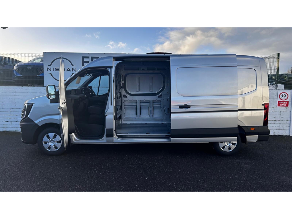 2025 Nissan Interstar Free Ply-lining 150 bhp L3H2 SV Premium €32,750