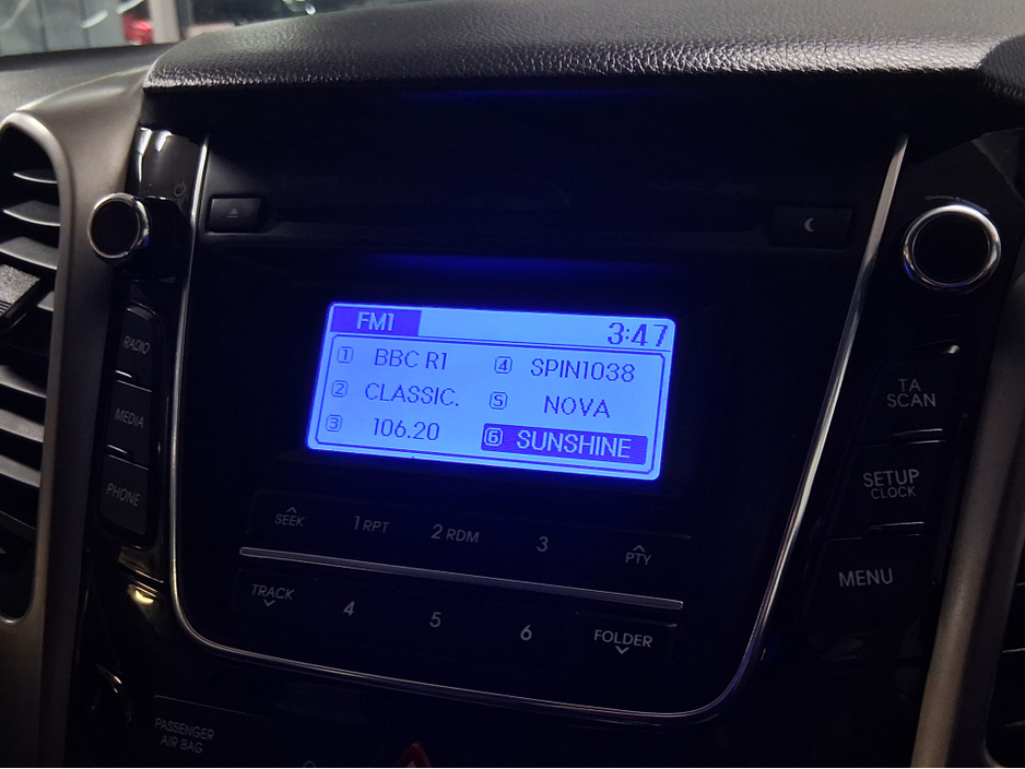 2015 Hyundai i30 BLUETOOTH - CRUISE CONTROL €8,995