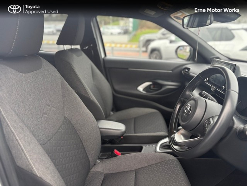 2023 Toyota Yaris Cross YARIS CROSS LUNA SPORT €27,950